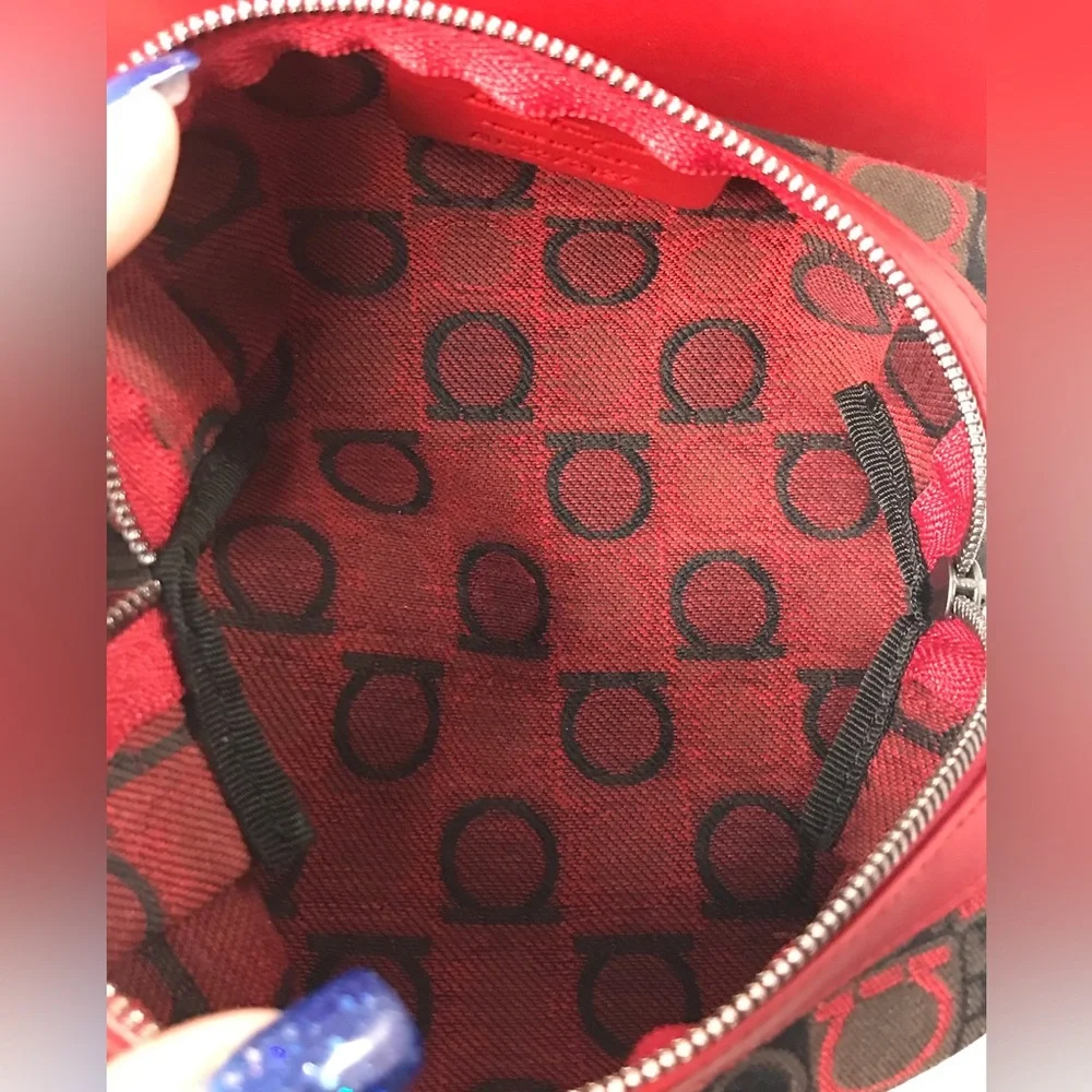 Salvatore Ferragamo Gancini Pouch Bag🔥😍